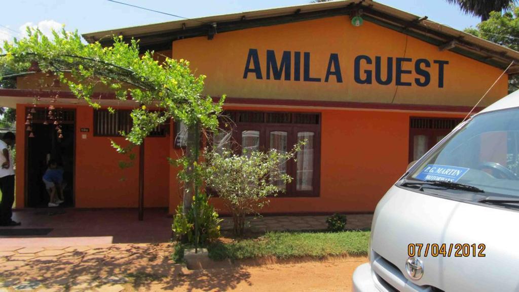 Hotel Amila Guest à Trincomalee Extérieur photo